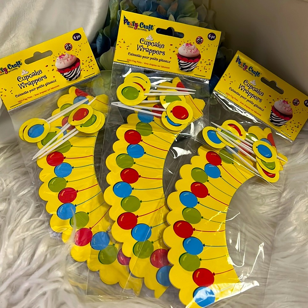 NWT Party Craft cupcake wrappers and toppers